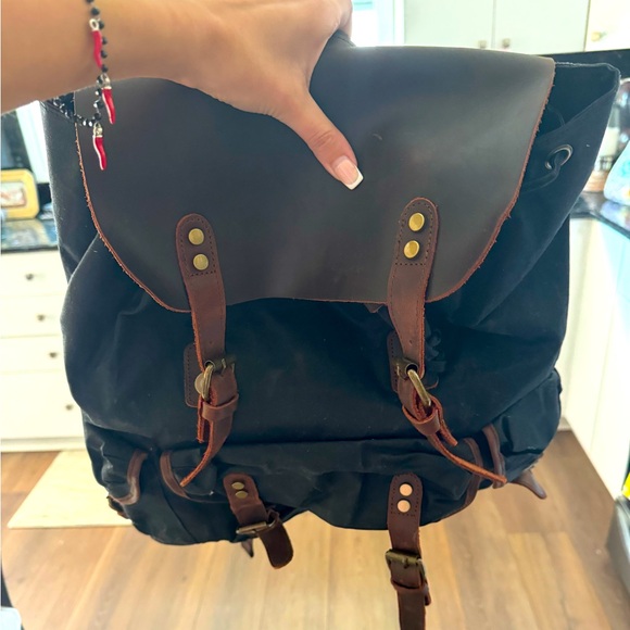 NEW MENS BACKPACK DISTRESSED - Picture 1 of 8